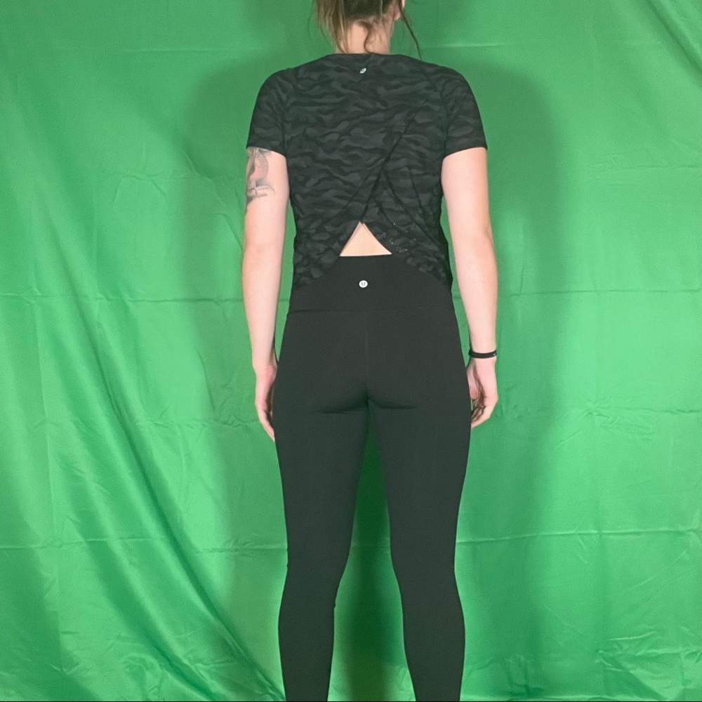 Lululemon short sleeve shirt